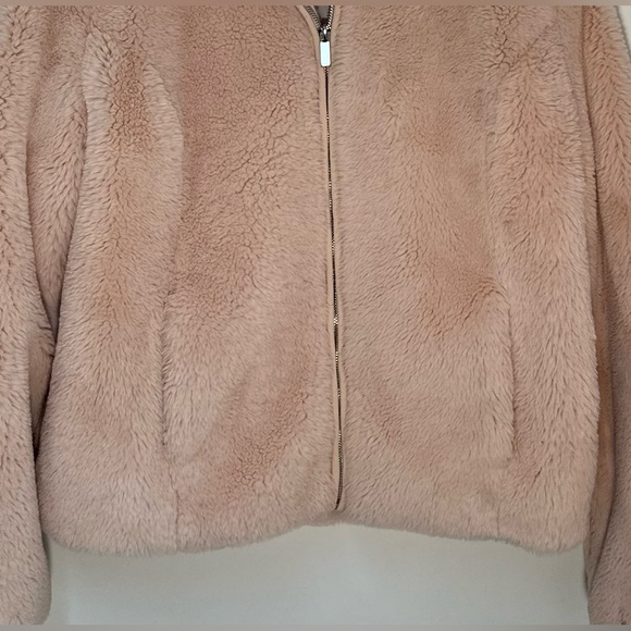 Tribal Faux Soft Fur Short Coat Blush Pink Size Medium in excellent condition - Picture 4 of 7